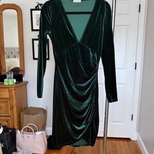 Ruhani Deep Green Velvet V-Neck Long Sleeve Dress
